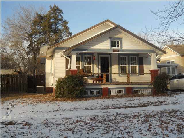 Cute bungalow on tree shaded street close to the h