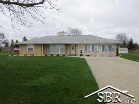 105 S Airport Rd, Saginaw, MI 48601 - photo 1