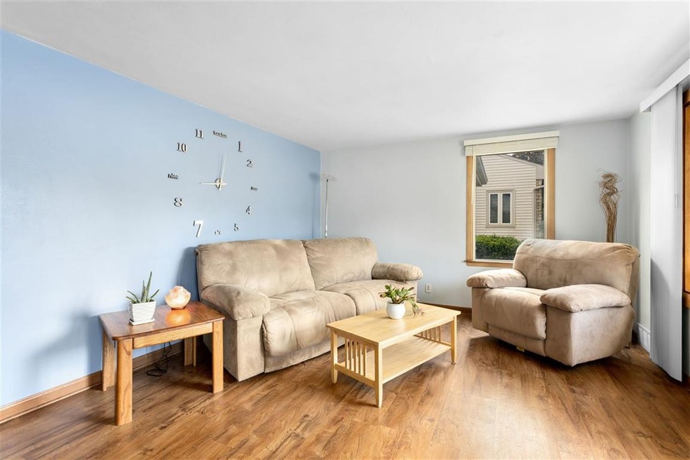 1512 N Gillett St, Appleton, WI 54914 - photo 1