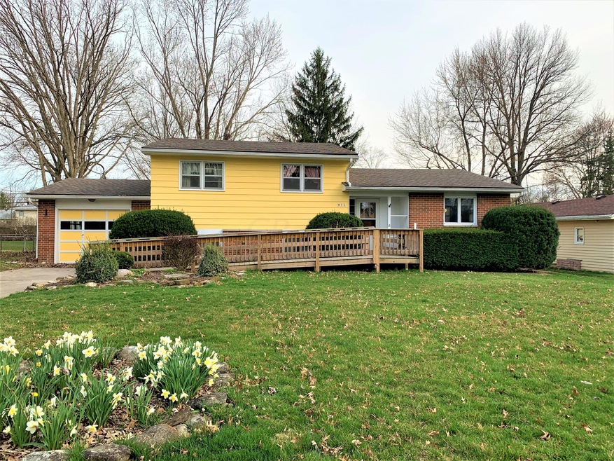 915 Van Kirk Dr, Marysville, OH 43040 - photo 1