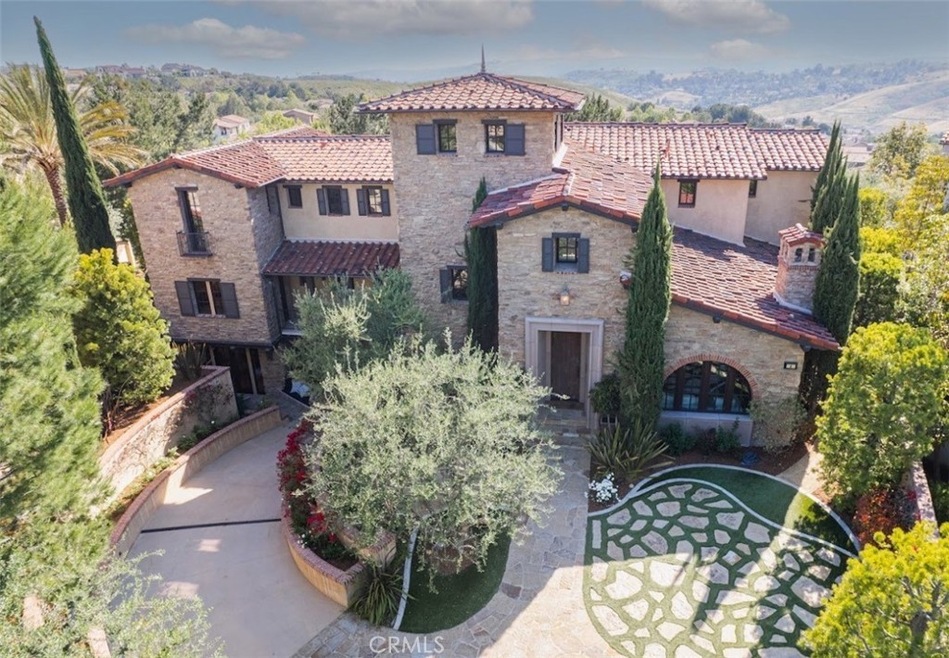 Sold $6,100,000 • Co-Listing Agent