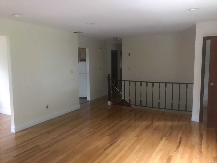 43 Pearsall Ave unit B, Glen Cove, NY 11542 - photo 1