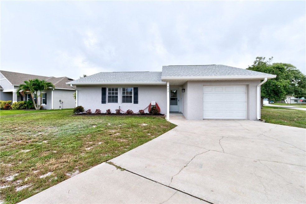 607 Balboa St, Sebastian, FL 32958 - photo 1