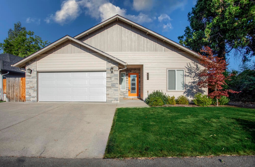 1-Front of House224 Lexis Dr97527 003