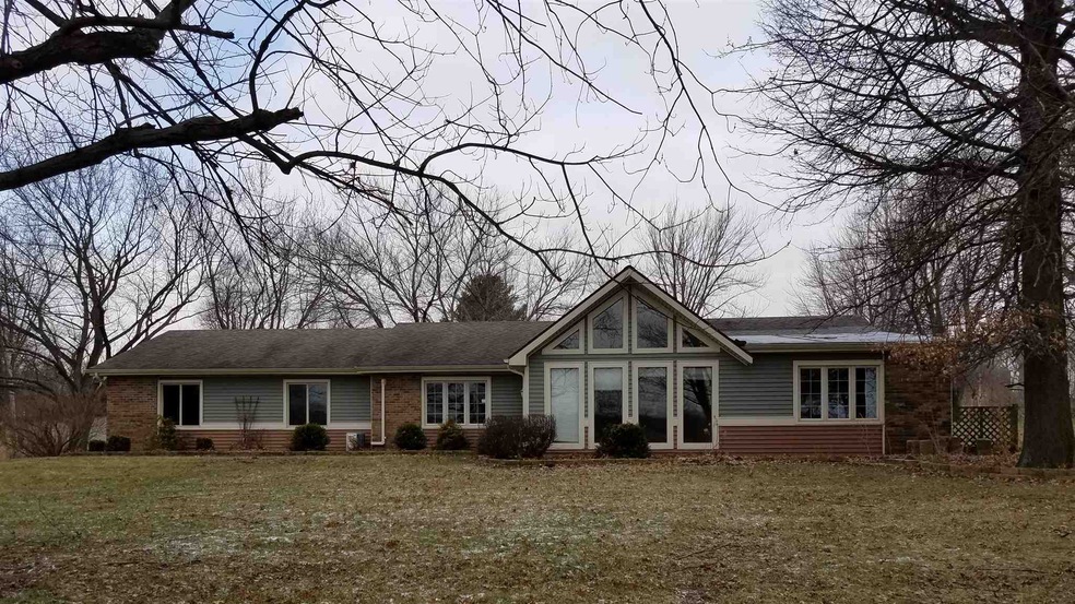 11575 N Roanoke Rd, Roanoke, IN 46783 - photo 1