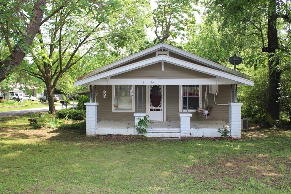 201 W Graham St, Prairie Grove, AR 72753 - photo 1