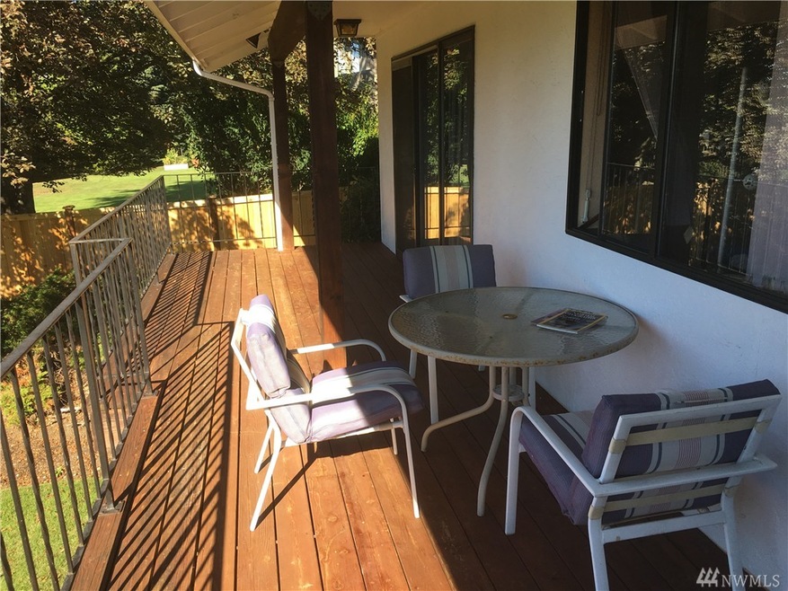 4114 Robin Rd W, University Place, WA 98466 - photo 1