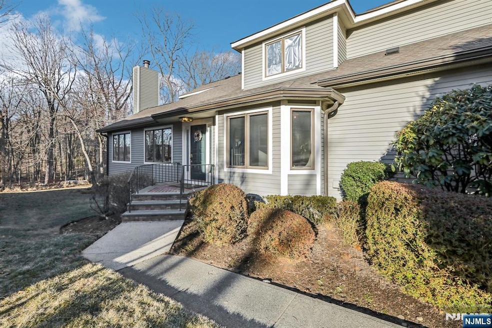 63 Lakeview Dr, Old Tappan, NJ 07675 - photo 1