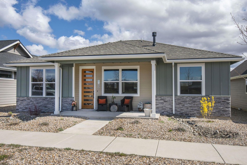 4252 SW 40th St, Redmond, OR 97756 - photo 1