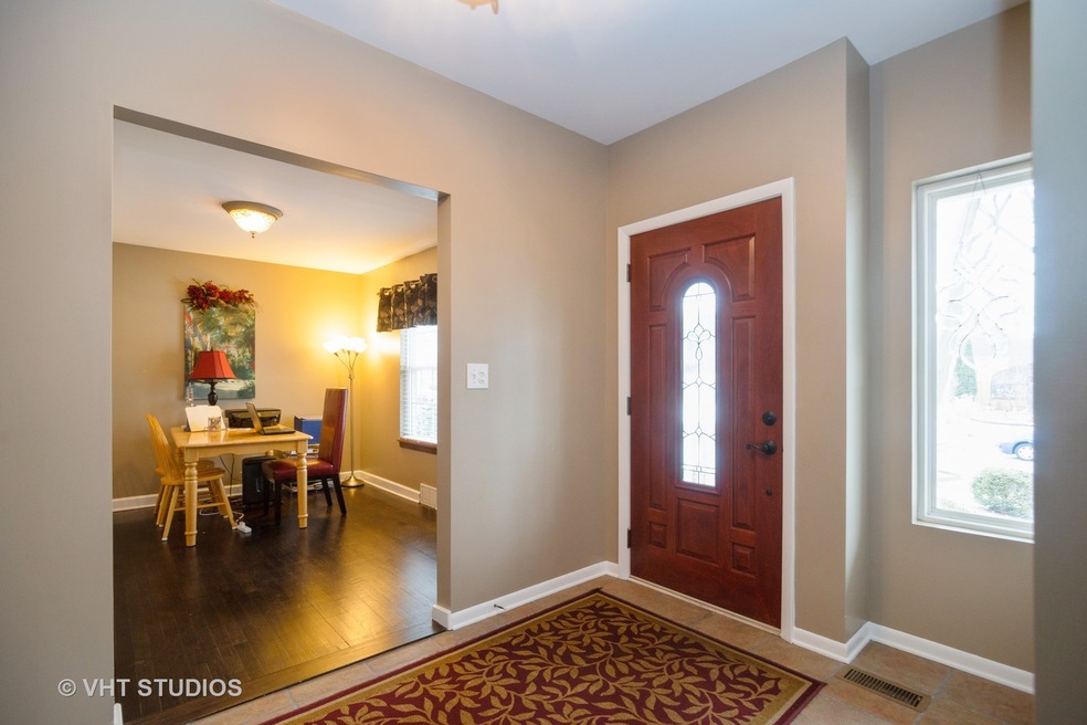 988 Webster Ln, Des Plaines, IL 60016 - photo 1