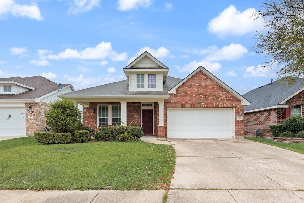 832 Ridge Point Dr, Grand Prairie, TX 75052 - photo 1