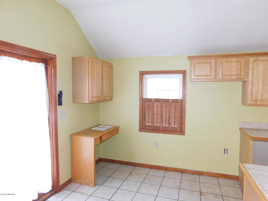 707 E Michigan Ave, Marshall, MI 49068 - photo 1