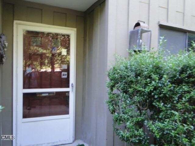 90 Gillies Ln, Norwalk, CT 06854 - photo 1