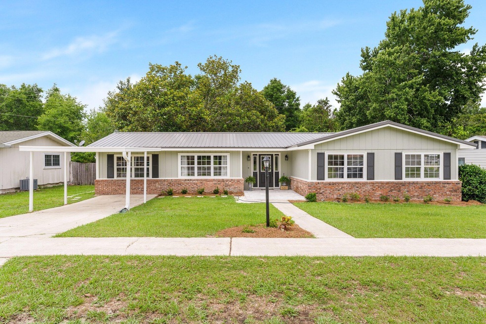 1660 Sunny Hills Blvd, Chipley, FL 32428 - photo 1