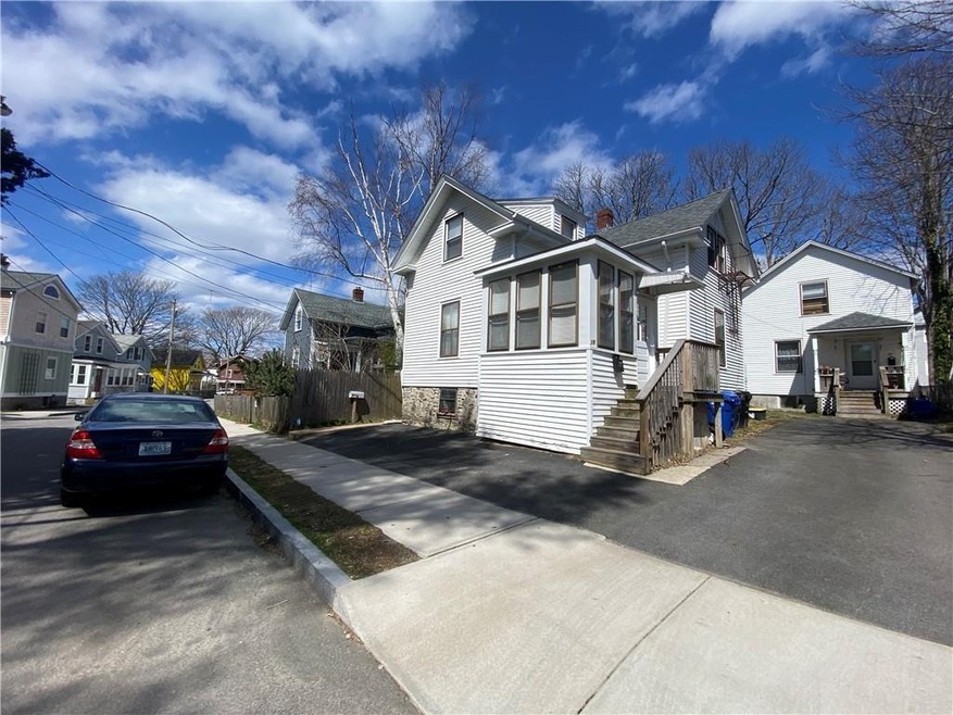 19 Clinton Ave, Newport, RI 02840 - photo 1