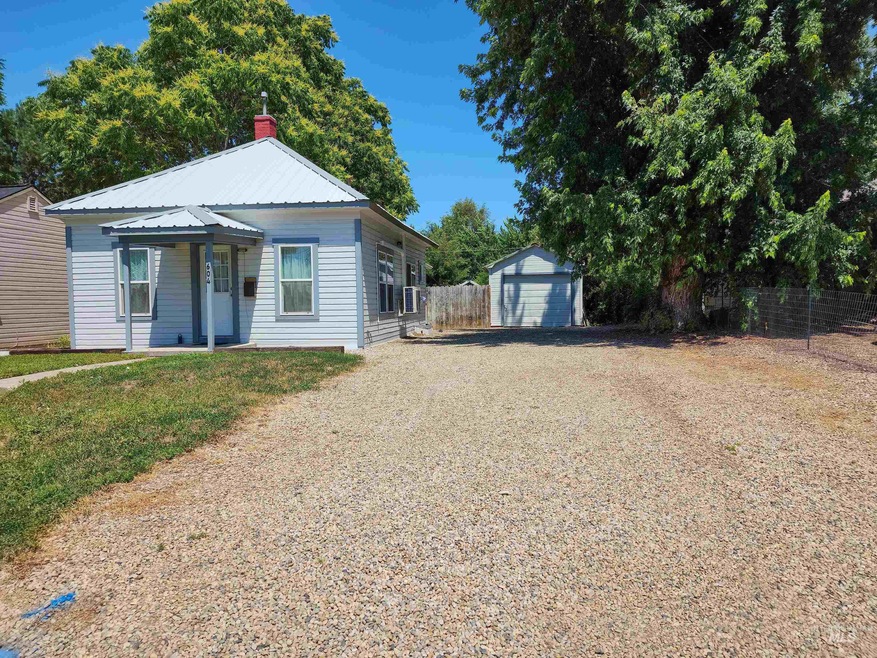 604 W Galloway Ave, Weiser, ID 83672 - photo 1