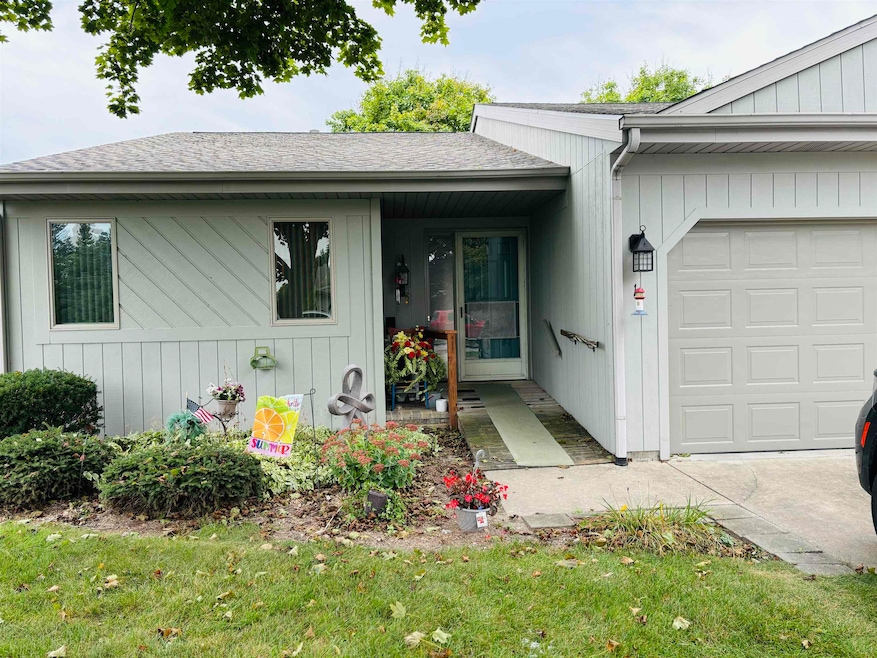 11 Pine Grove Dr, Frankenmuth, MI 48734 - photo 1