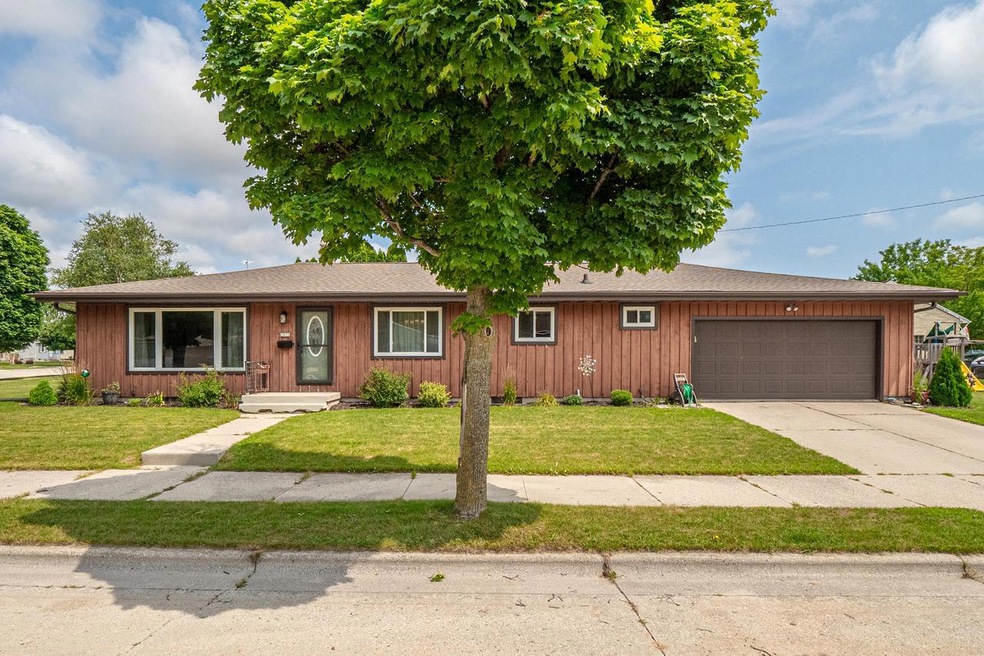 2835 S 11th Place