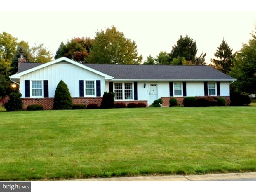 302 Green Cir, Exton, PA 19341 - photo 1