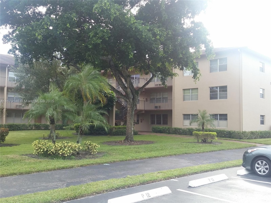 13350 SW 1st St unit 109P, Pembroke Pines, FL 33027 - photo 1