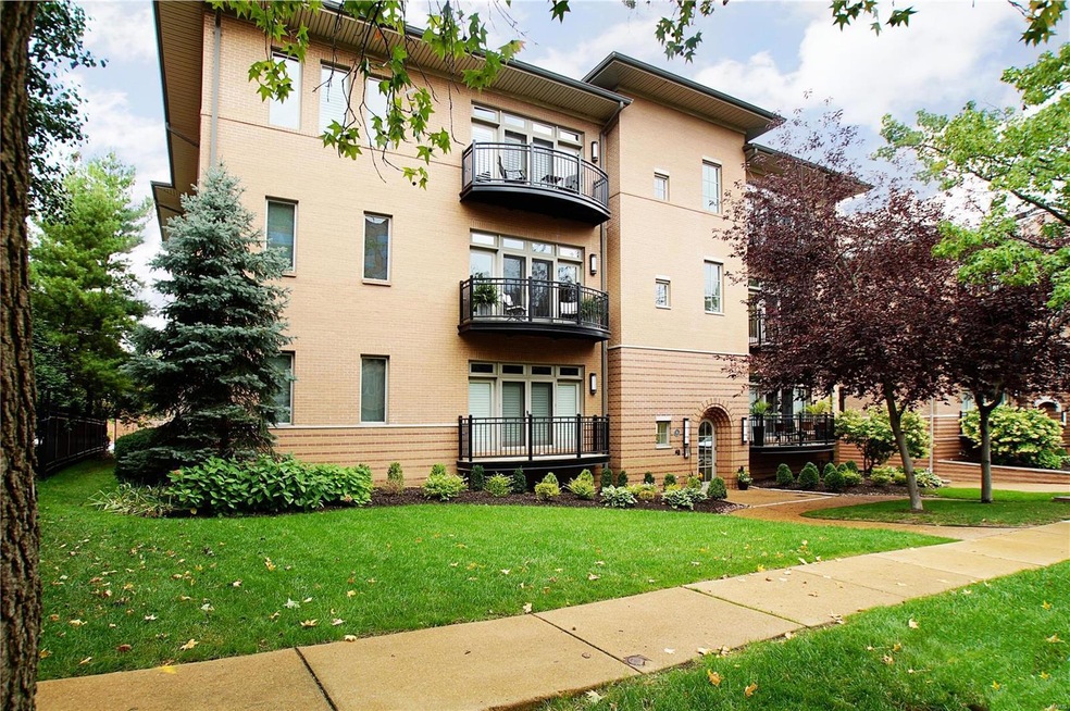 30 Brighton Way unit 2N, Saint Louis, MO 63105 - photo 1