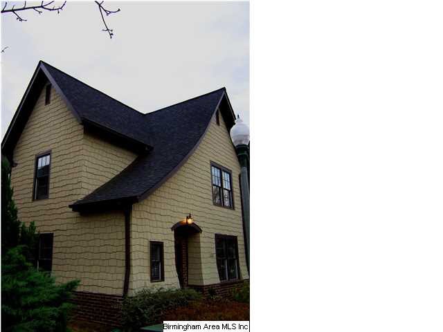 GORGEOUS END UNIT TOWNHOME!