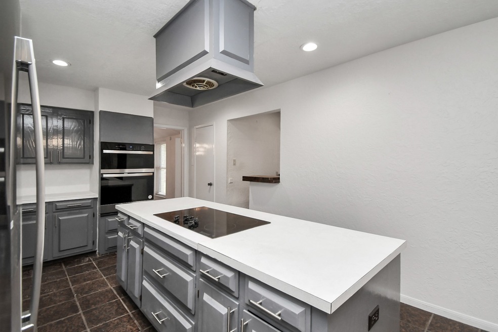 5514 Blackjack Ln, Houston, TX 77088 - photo 1