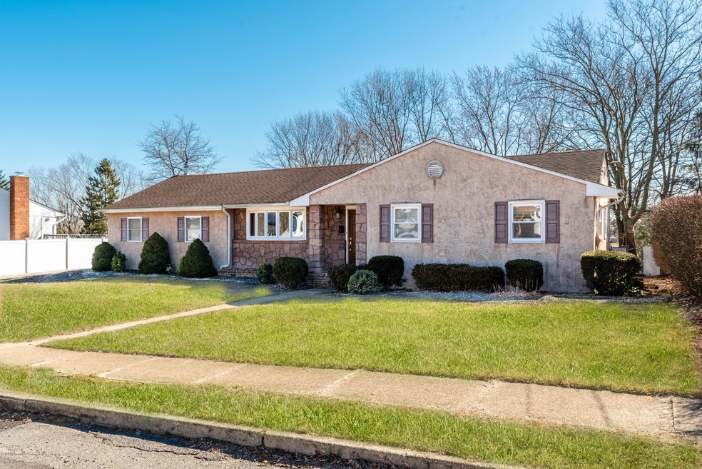 17 Lexington Drive