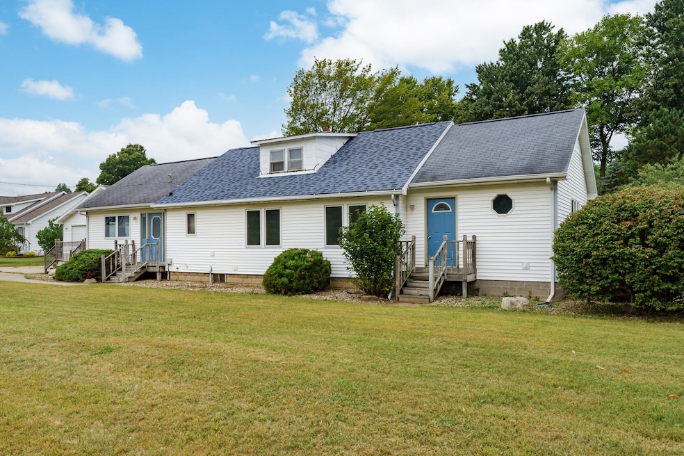 9804 Oakland Dr, Portage, MI 49024 - photo 1