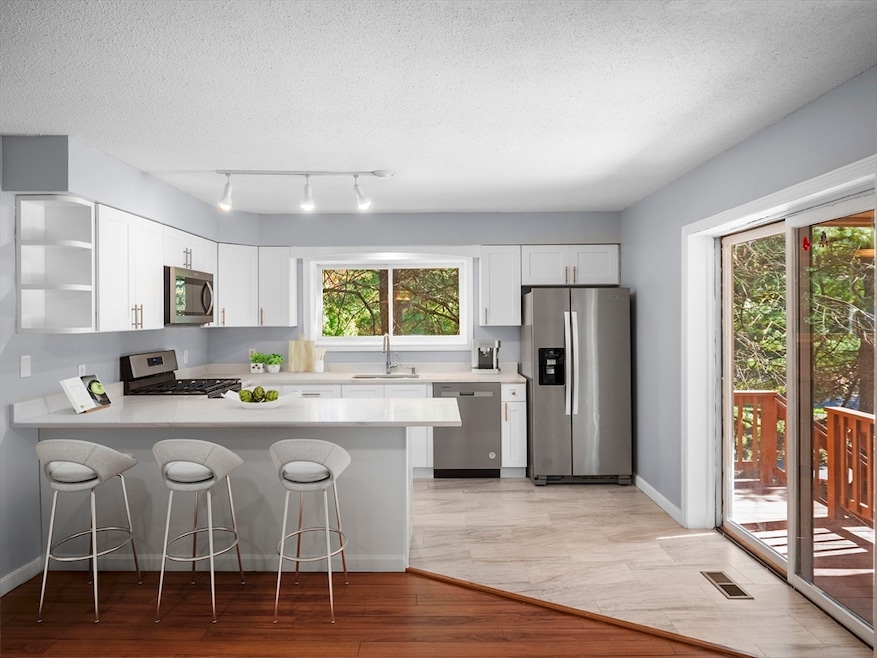 74 Captain Eames Cir unit 74, Ashland, MA 01721 - photo 1