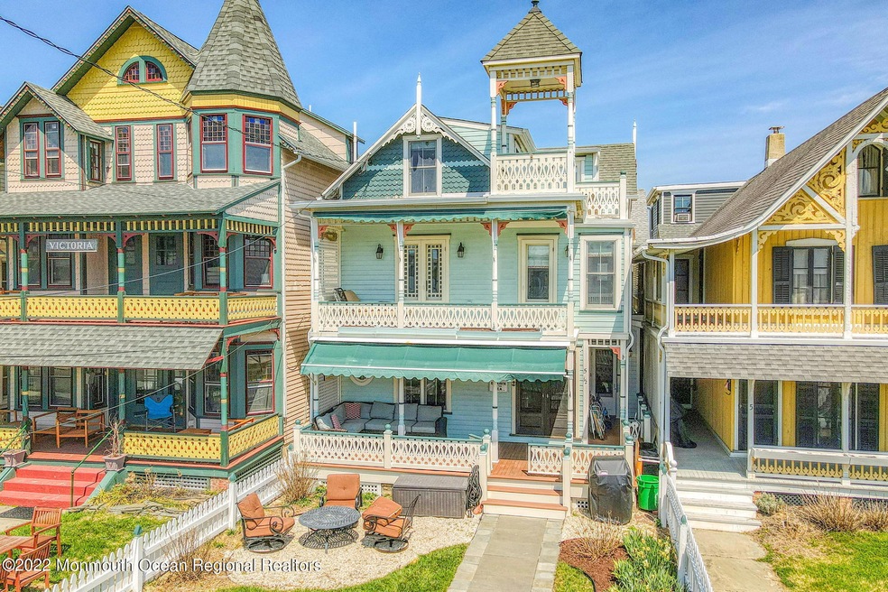 Beautiful Seashore Victorian