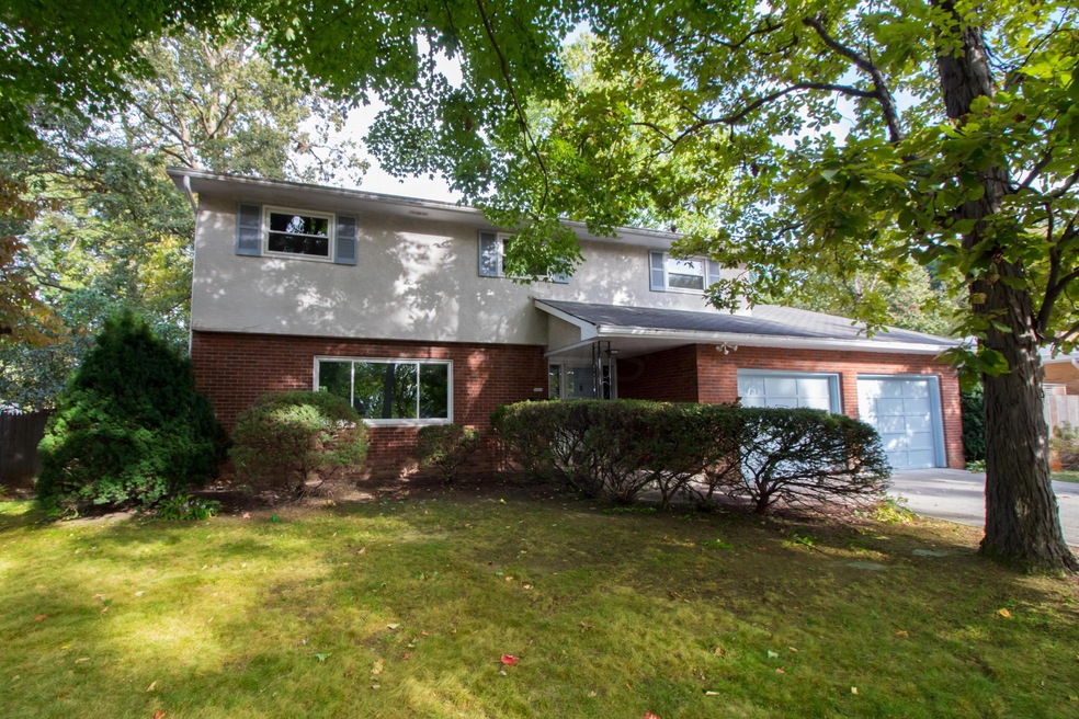 5404 Rockwood Rd, Columbus, OH 43229 - photo 1