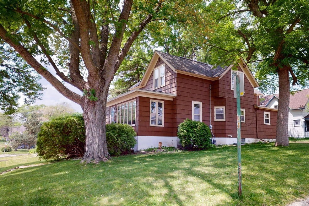 615 Johnson St, Albert Lea, MN 56007 - photo 1