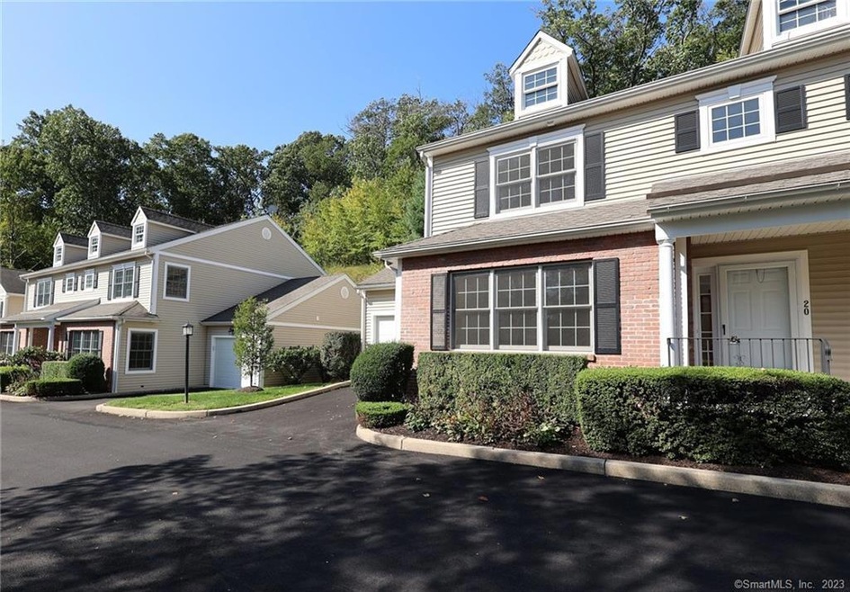 20 Hawthorne Ridge Cir, Trumbull, CT 06611 - photo 1