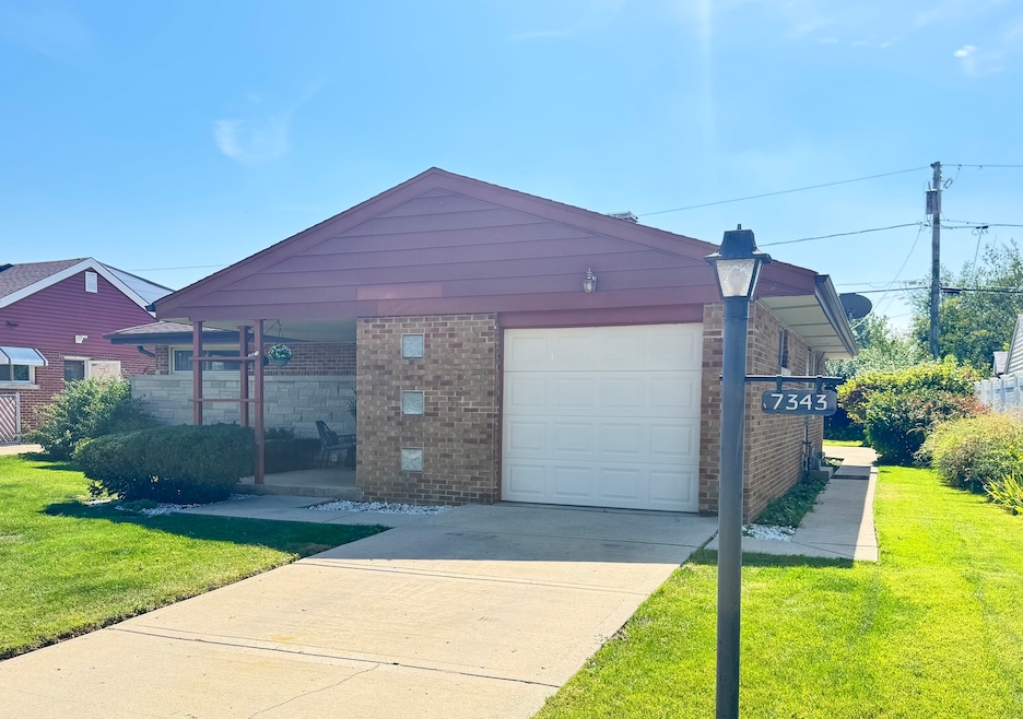 Pending $399,900 • Co-Listing Agent