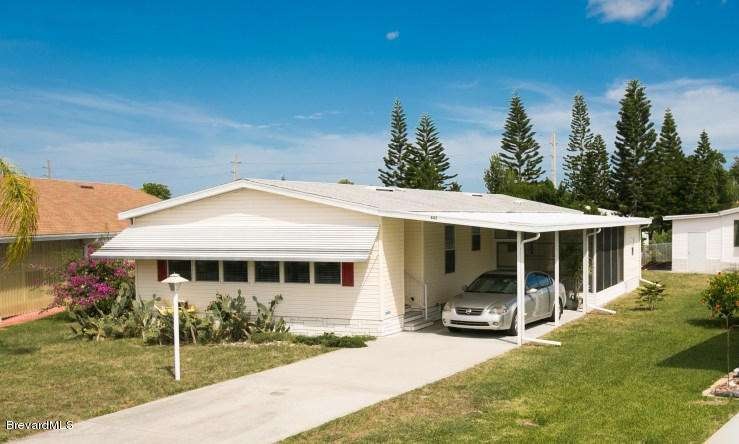 446 Barefoot Blvd - Exterior