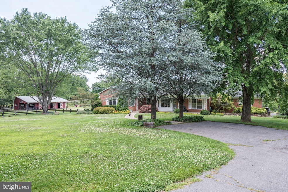 37628 Berryman Ln, Middleburg, VA 20117 - photo 1