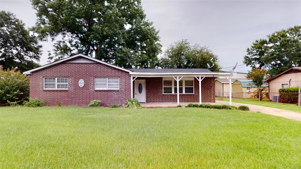 138 Country Club Dr, Prattville, AL 36067 - photo 1