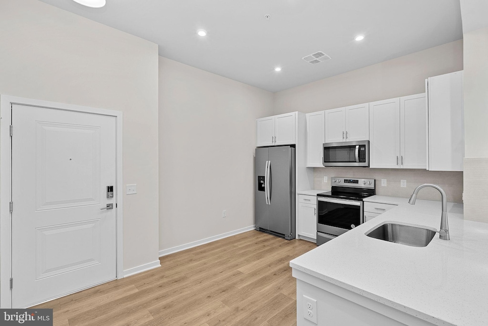 Potomac Station - Gatherings unit 403, Leesburg, VA 20176 - photo 1