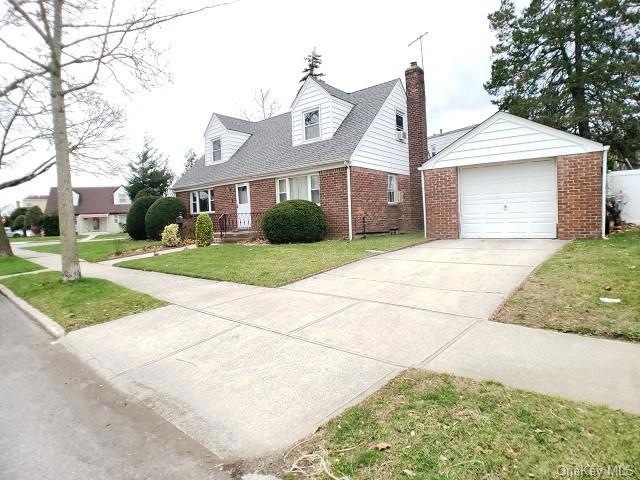 252-05 Shiloh Ave, Bellerose, NY 11426 - photo 1