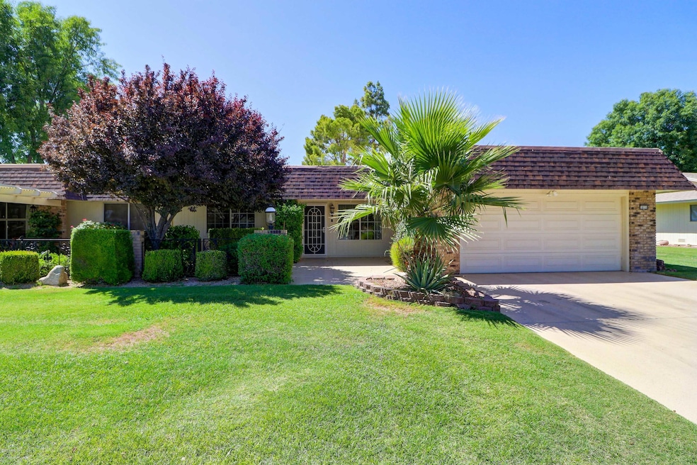 10110 W Highwood Ln, Sun City, AZ 85373 - photo 1