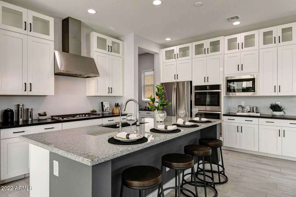 9426_South_13th_Place___13_mls