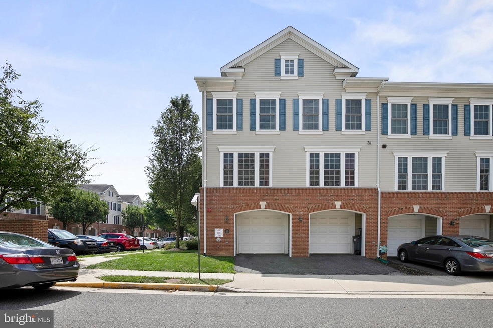 3541 Huntley Manor Ln, Alexandria, VA 22306 - photo 1