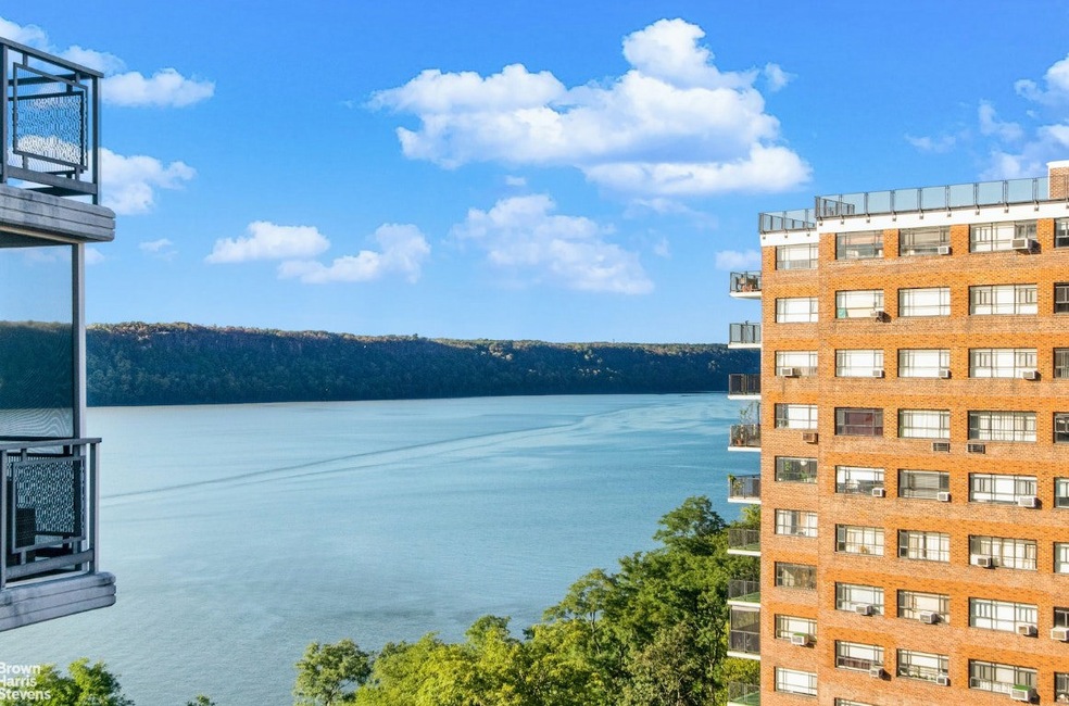 River Terrace Apartments unit 9E, Bronx, NY 10463 - photo 1