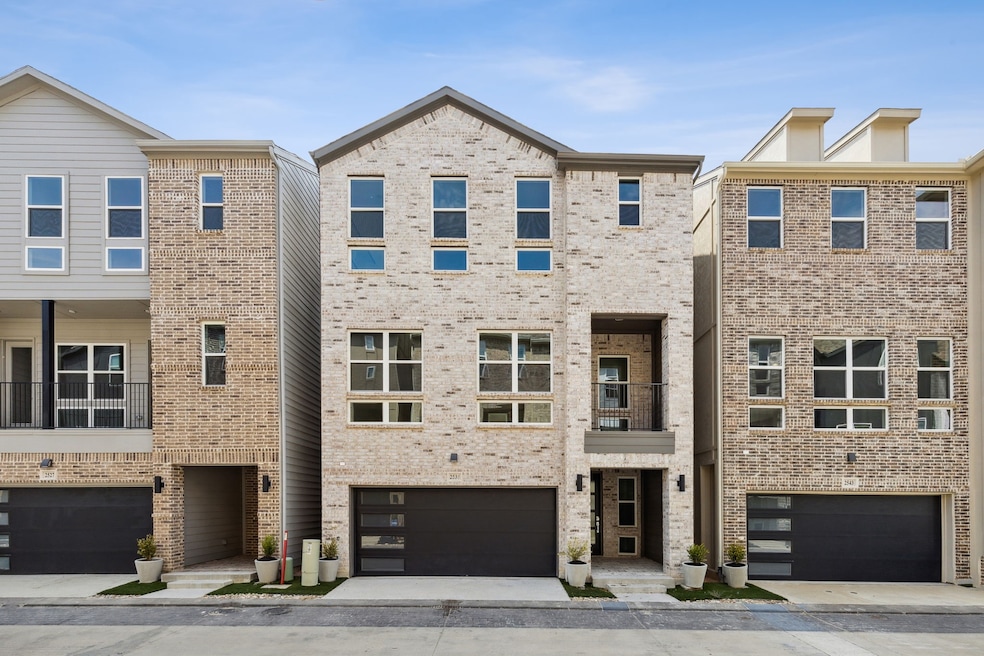 2619 Carmelita St, Dallas, TX 75212 - photo 1