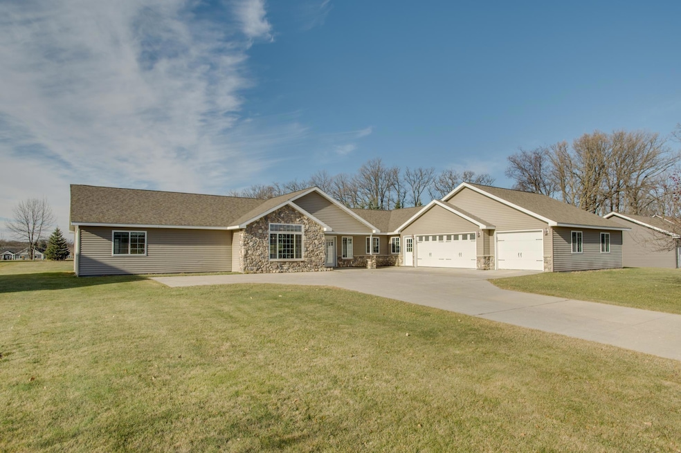 2262 Edgewood Dr, Detroit Lakes, MN 56501 - photo 1