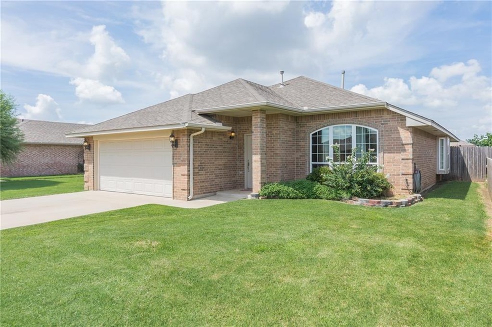 Well maintained home in Yukon!