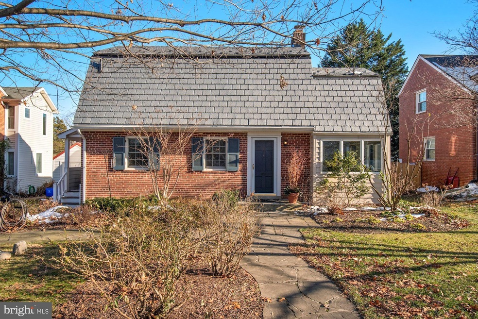 612 Pershing Dr, Silver Spring, MD 20910 - photo 1