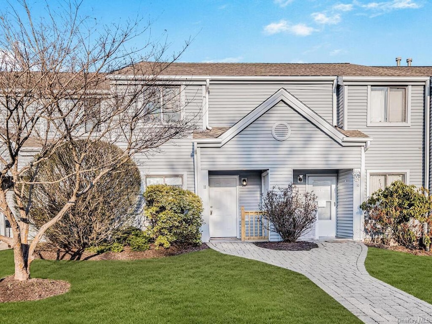 11 Country Place, Mohegan Lake, NY 10547 - photo 1