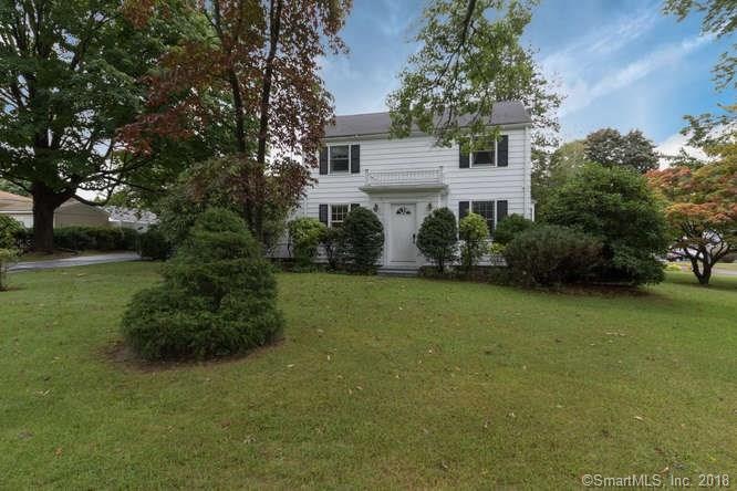 495 Wigwam Ln, Stratford, CT 06614 - photo 1